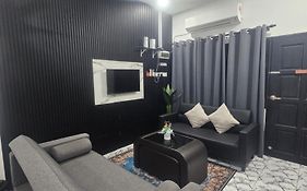 Homestay Una Kangar